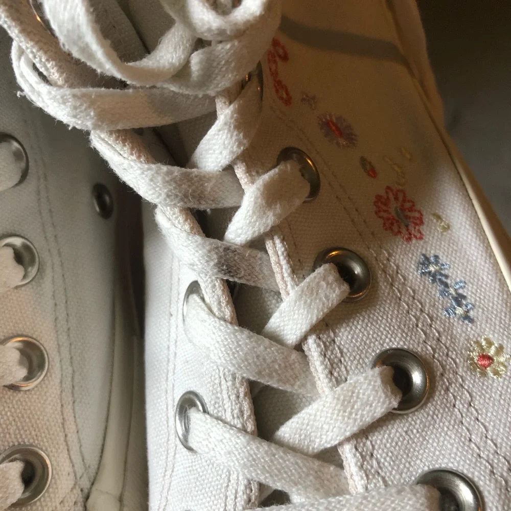 Converse Women's Embroidered White High-Tops - Picture 8 of 9
